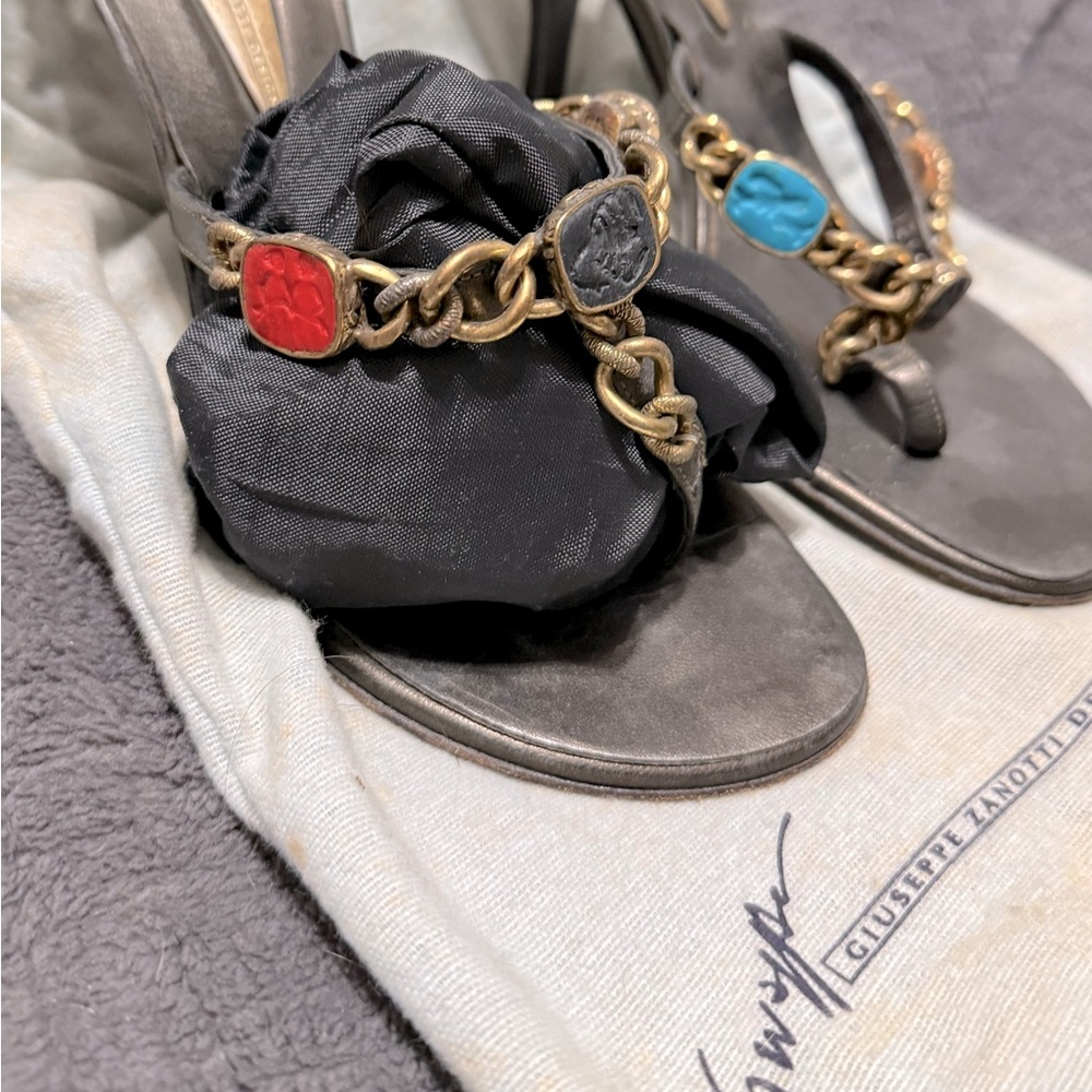 Giuseppe Zanotti heel thong sandals (EUC)